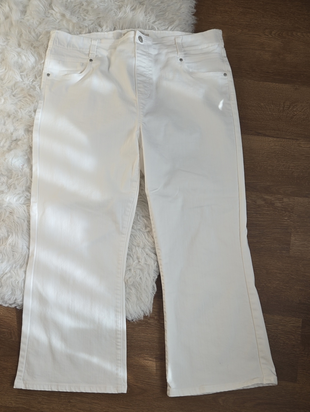 Liverpool White Crop Flare Jeans 16/33